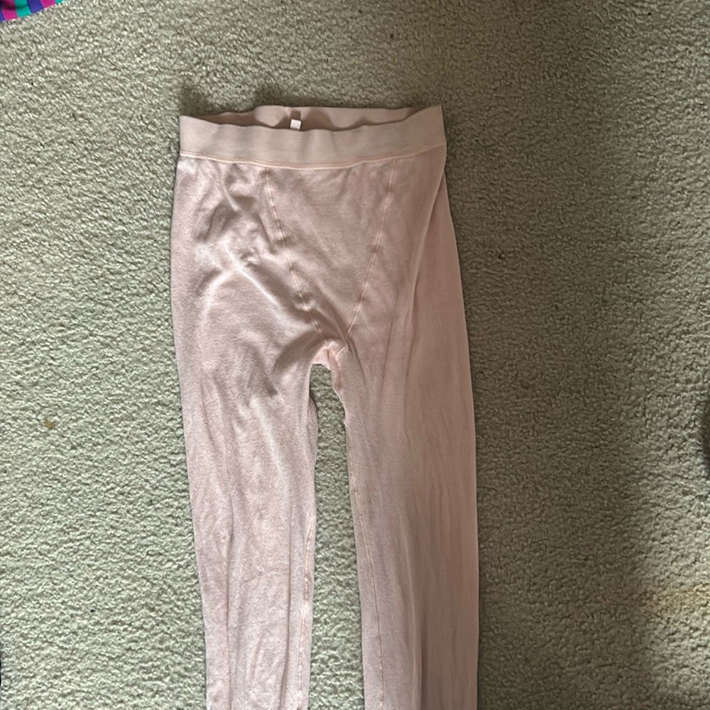 DISCONTINUED SKIMS LEGGINGS PINK